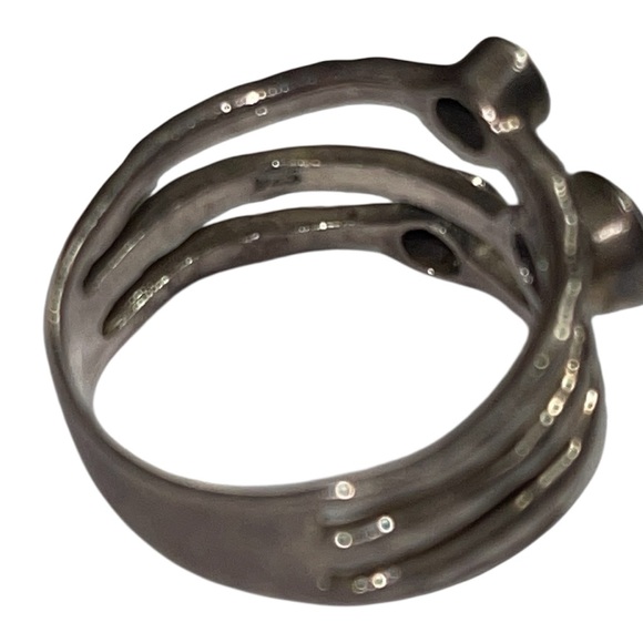 Signed 925 Sterling Silver Triple Band Ring w Bezel Set Amethysts – Size 7 - Picture 6 of 8